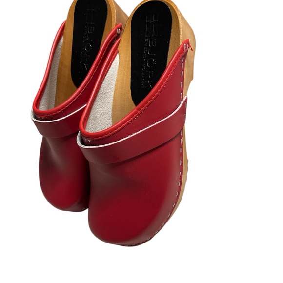 Bjork size 38 red clogs - Picture 3 of 4